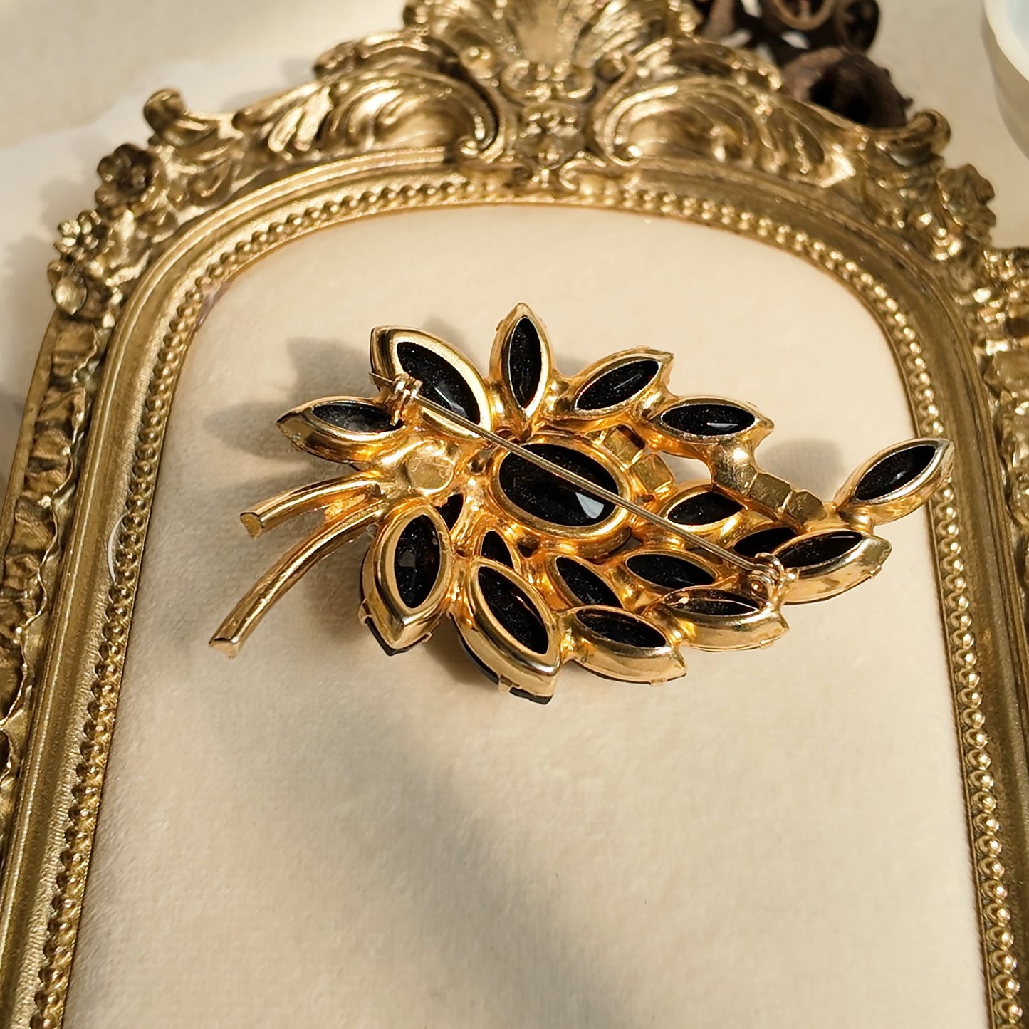 Juliana "Black Swan" Statement Brooch