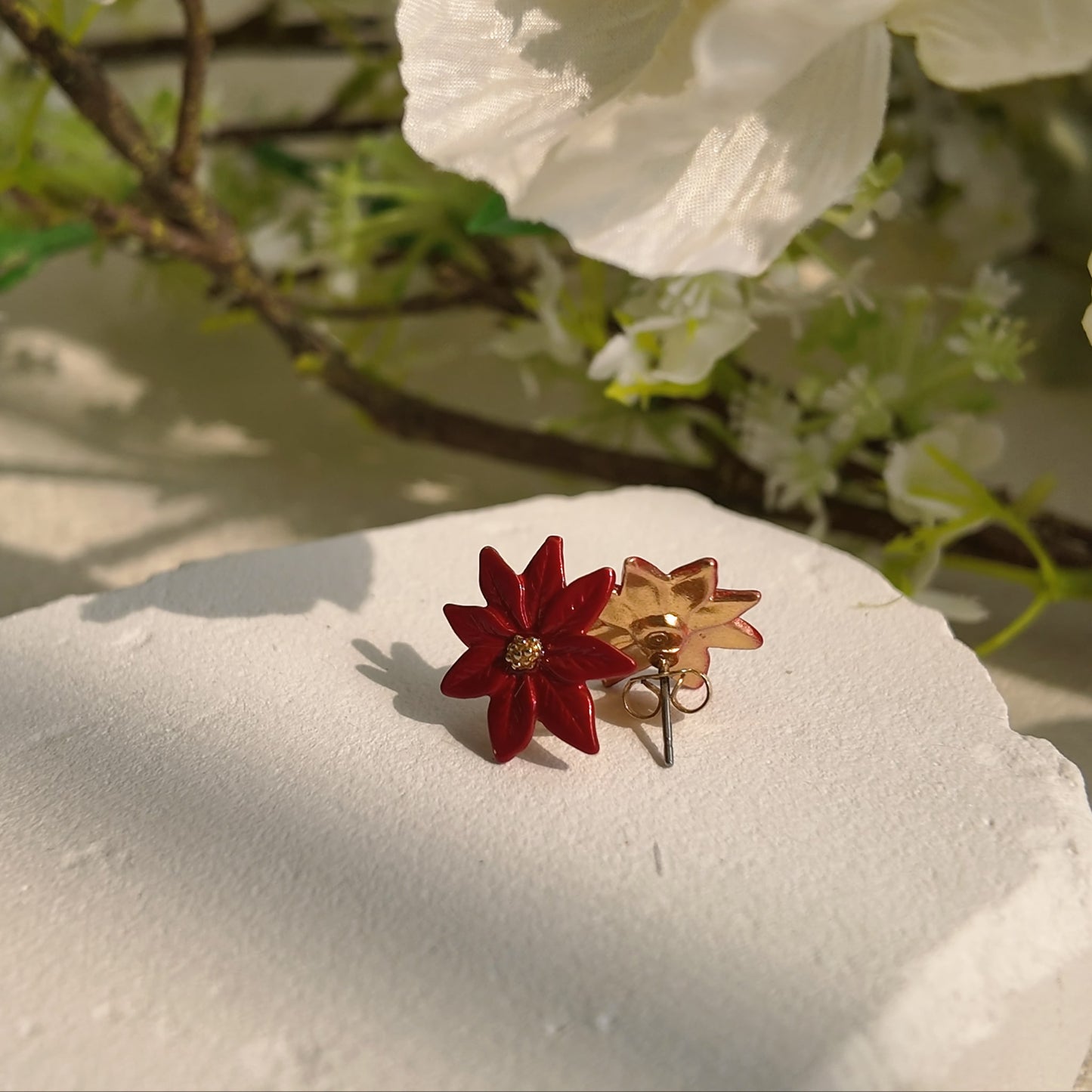 AVON Island Girl Poppy Studs