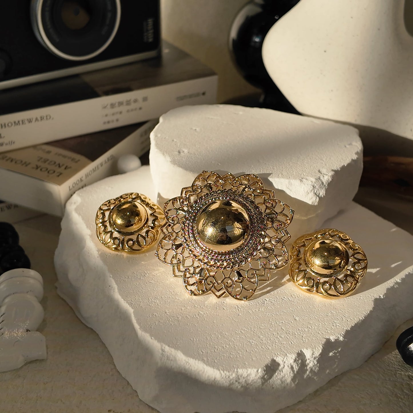 TRIFARI The "Lady's Hat" Brooch & Earring Set