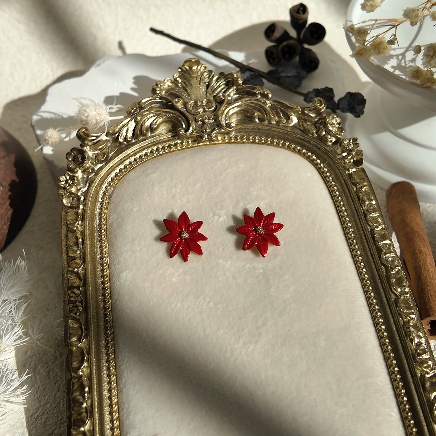 AVON Island Girl Poppy Studs