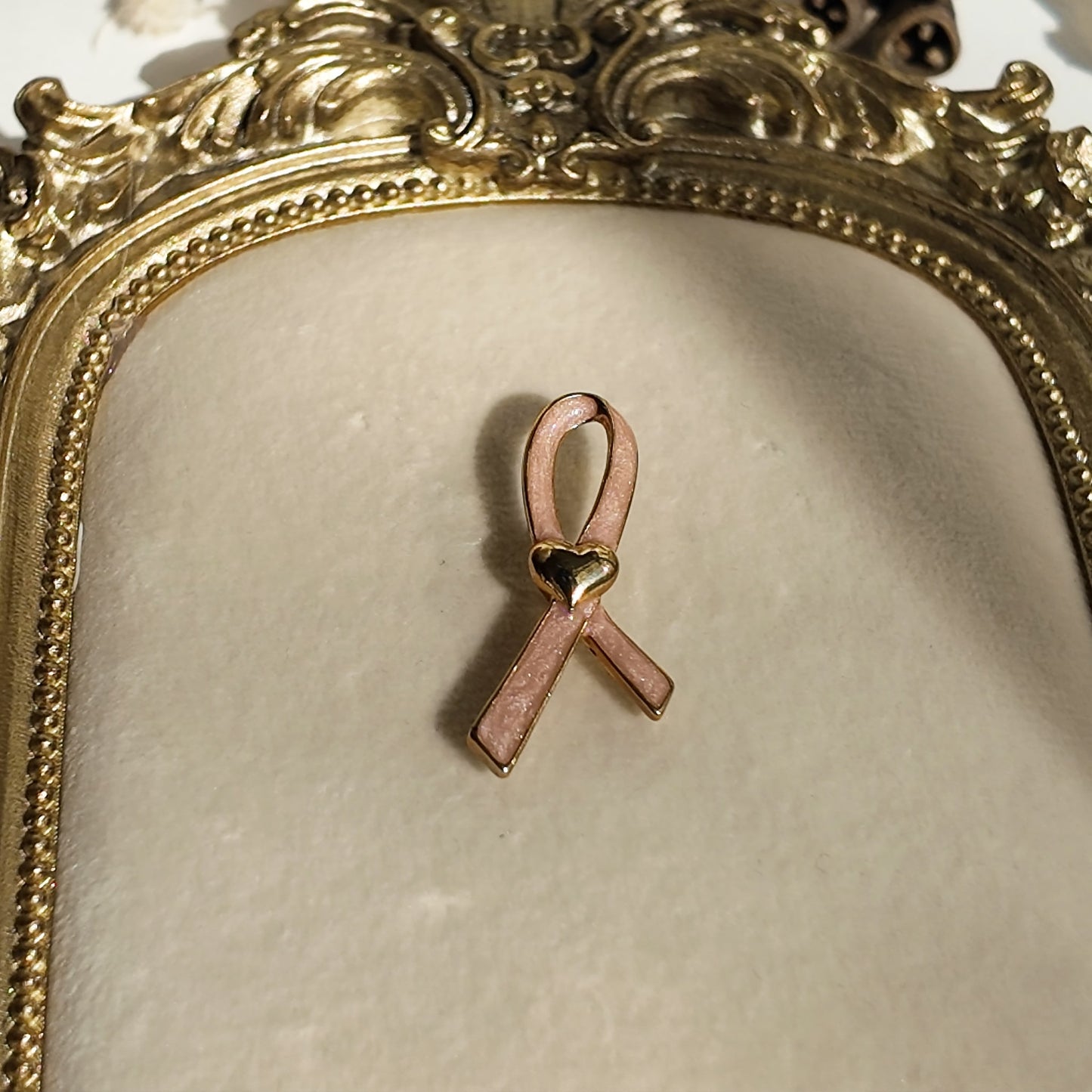 AVON Courage Ribbon Brooch