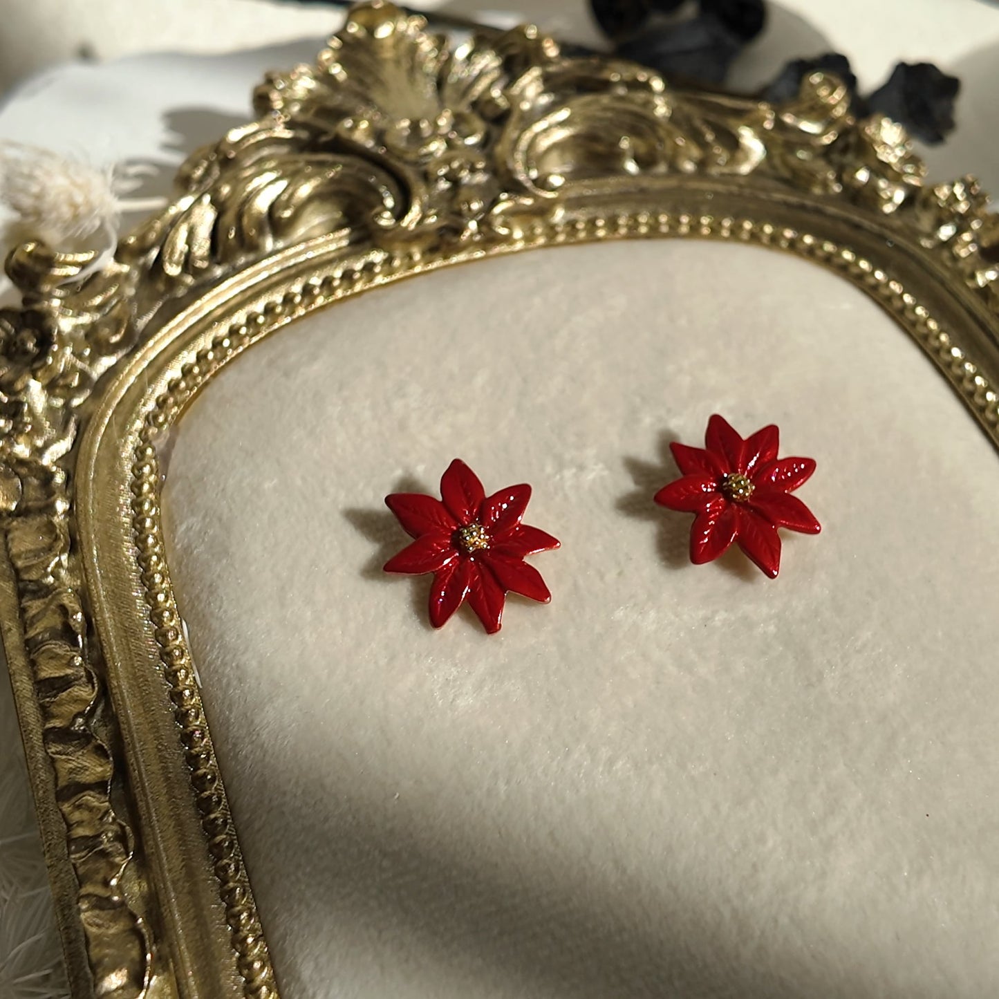 AVON Island Girl Poppy Studs