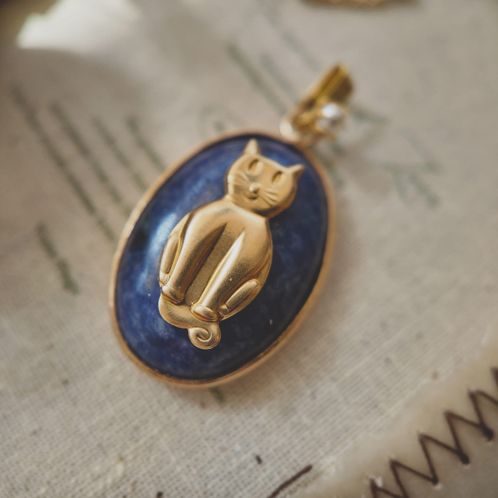 The Smiling Cat Pendant