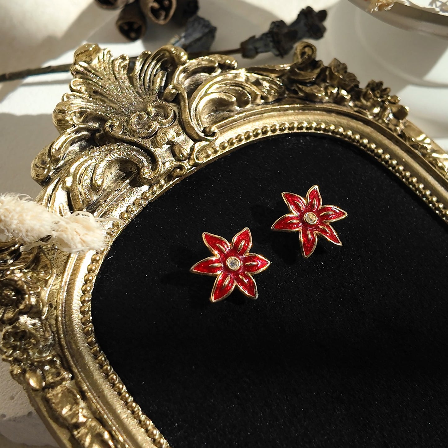 AVON Poinsettia Studs