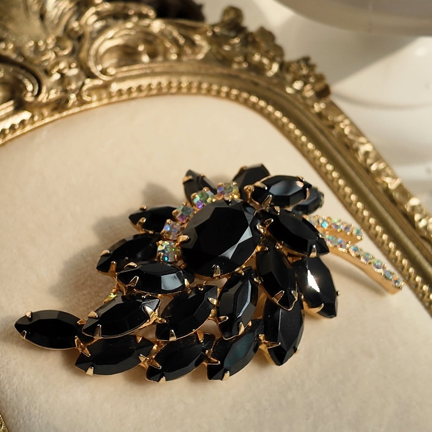 Juliana "Black Swan" Statement Brooch