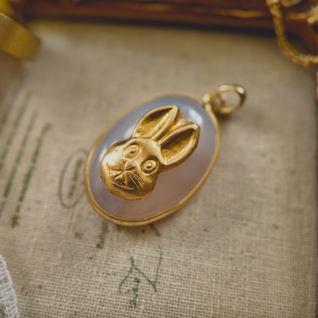 The Retro Icon Pendant