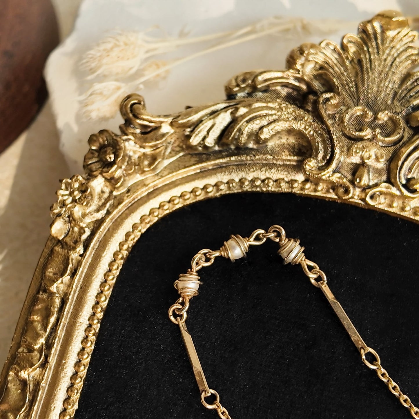 AVON Unbound Necklace