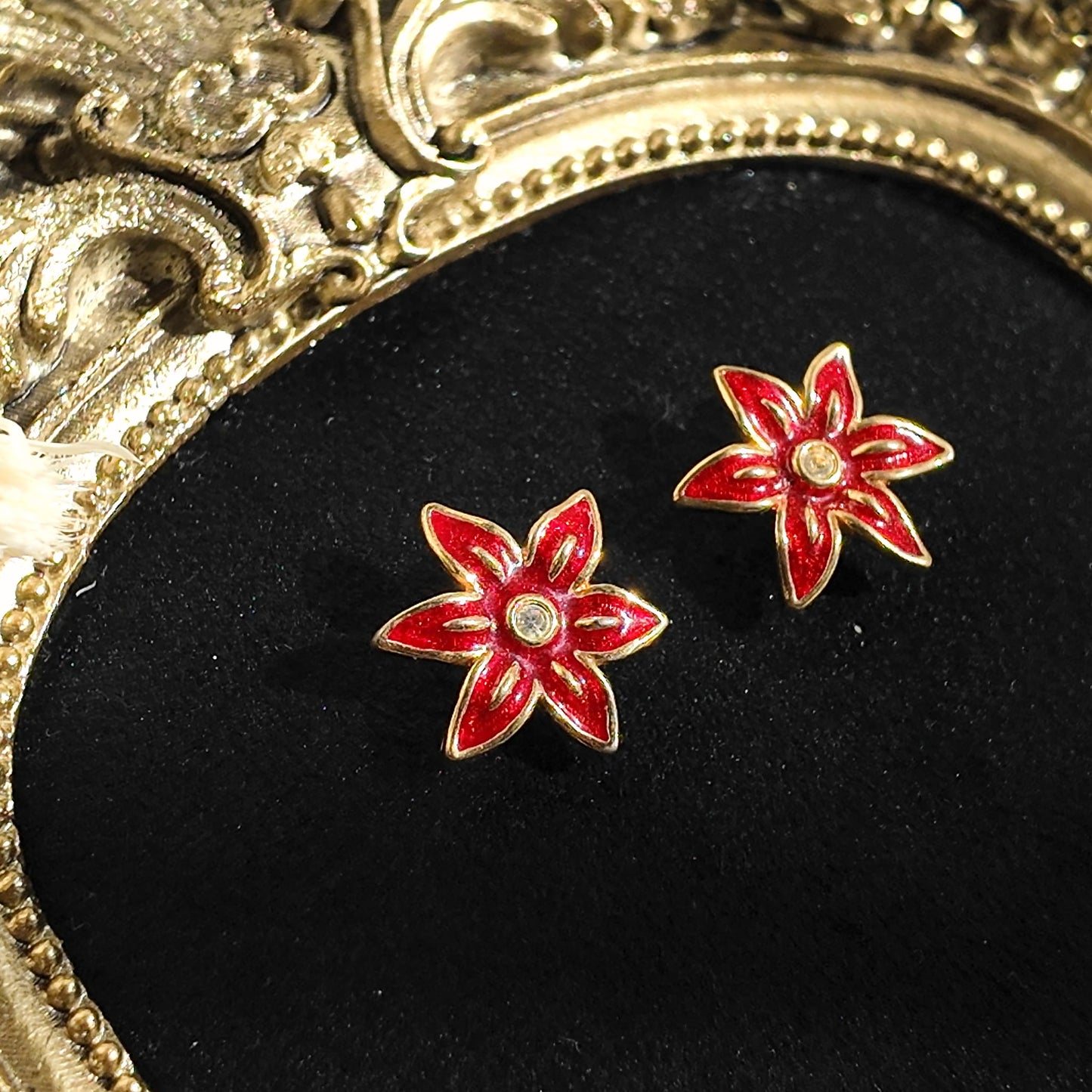 AVON Poinsettia Studs