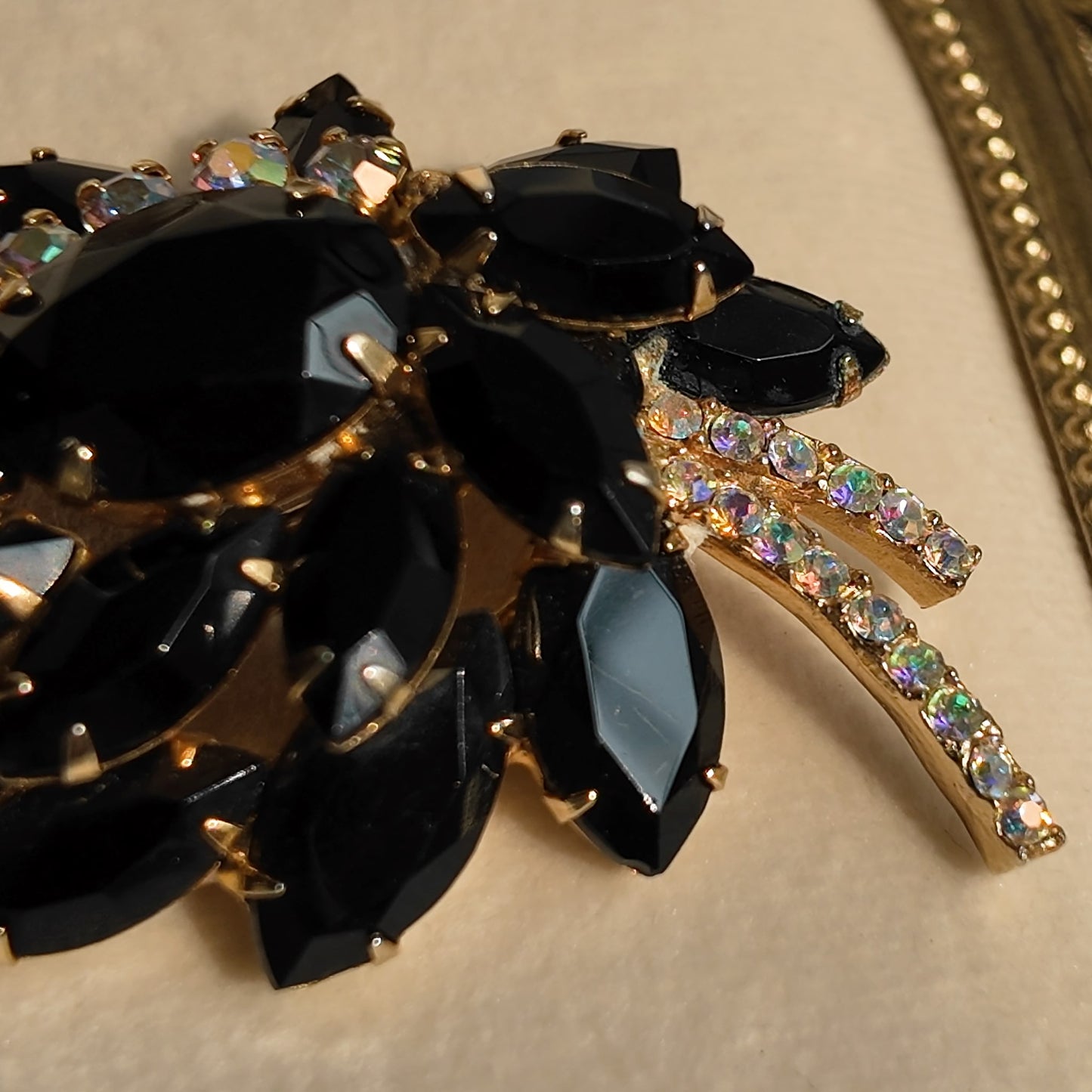 Juliana "Black Swan" Statement Brooch