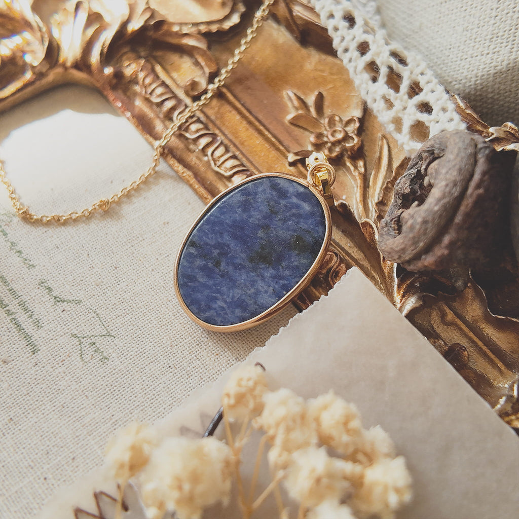 The Smiling Cat Pendant