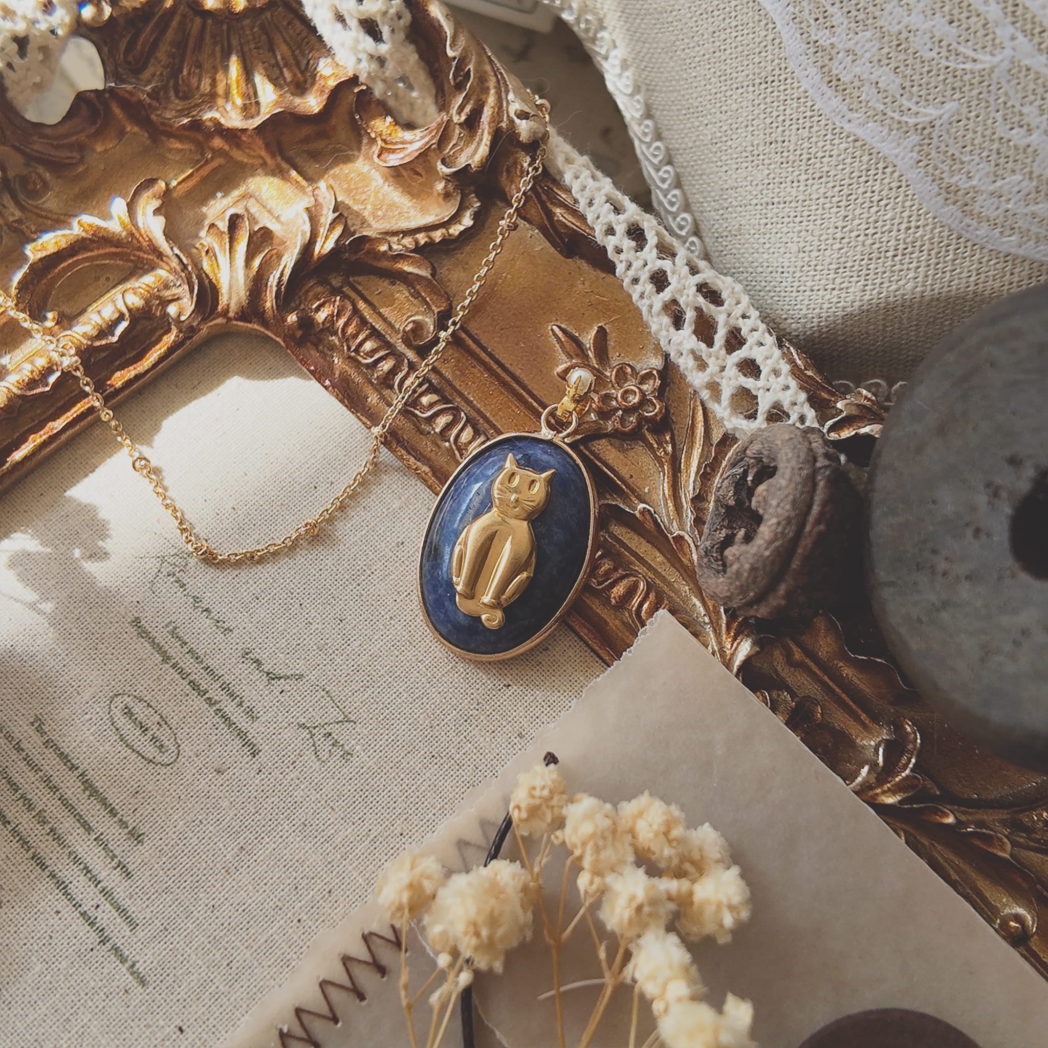 The Smiling Cat Pendant