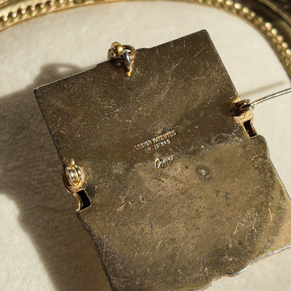 Coro Patented "Hearthside" Cameo Brooch