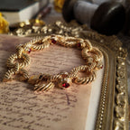 This allows the bracelet to form a loop, showcasing its complete state.