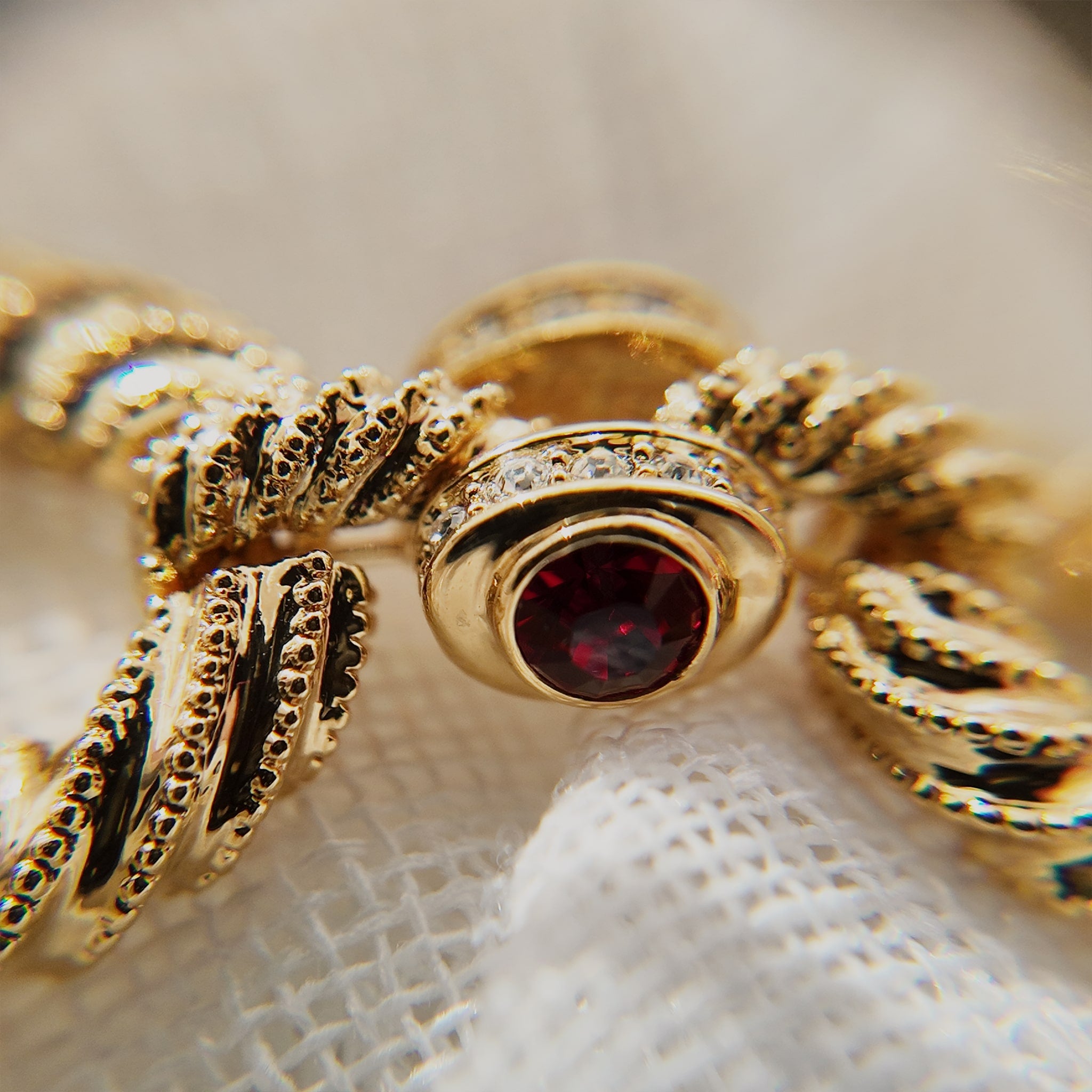 The state of the red gemstone under high magnification