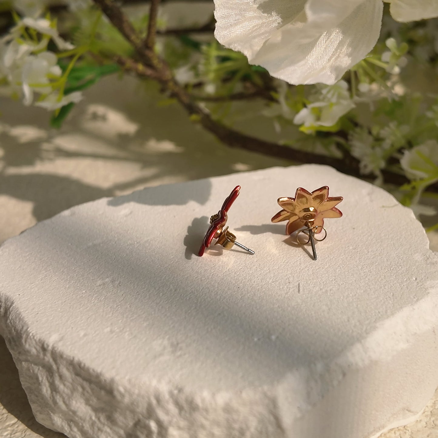 AVON Island Girl Poppy Studs