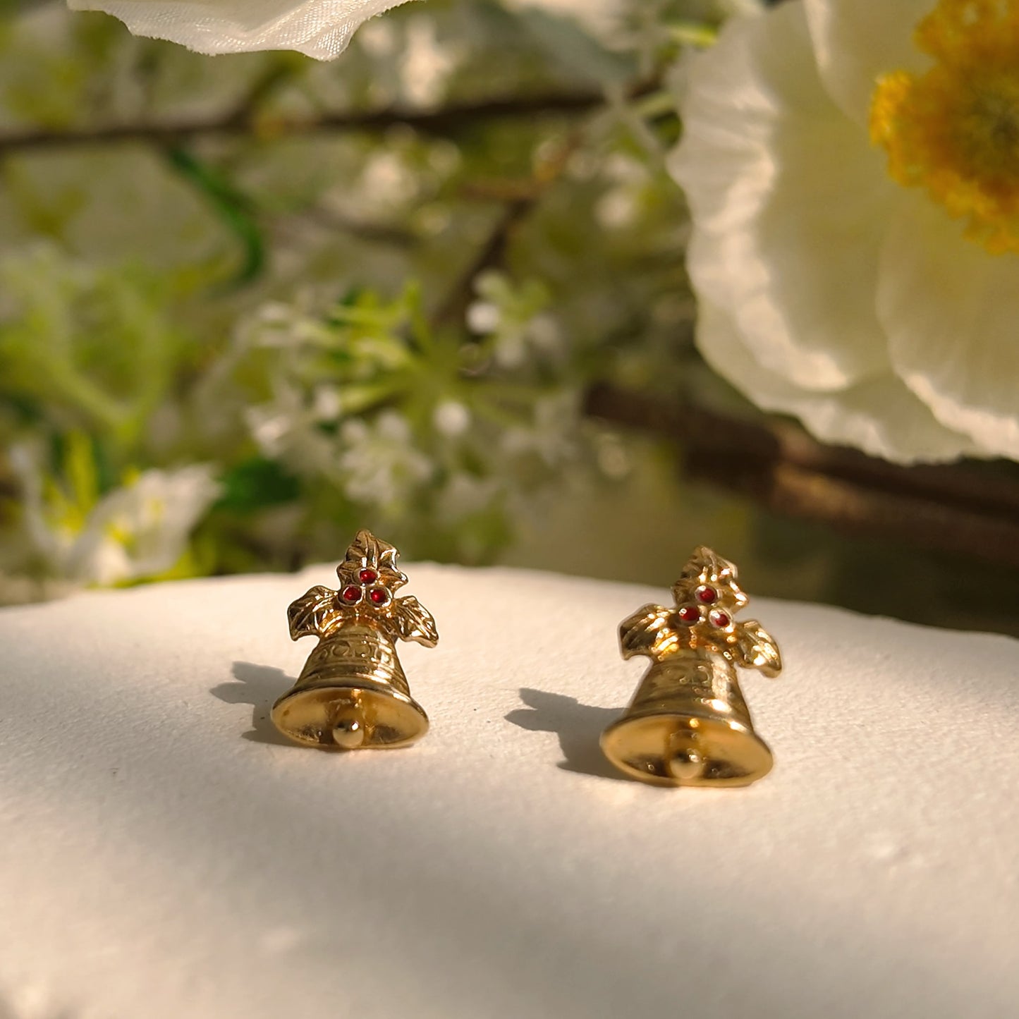 AVON Sleigh Ride Studs