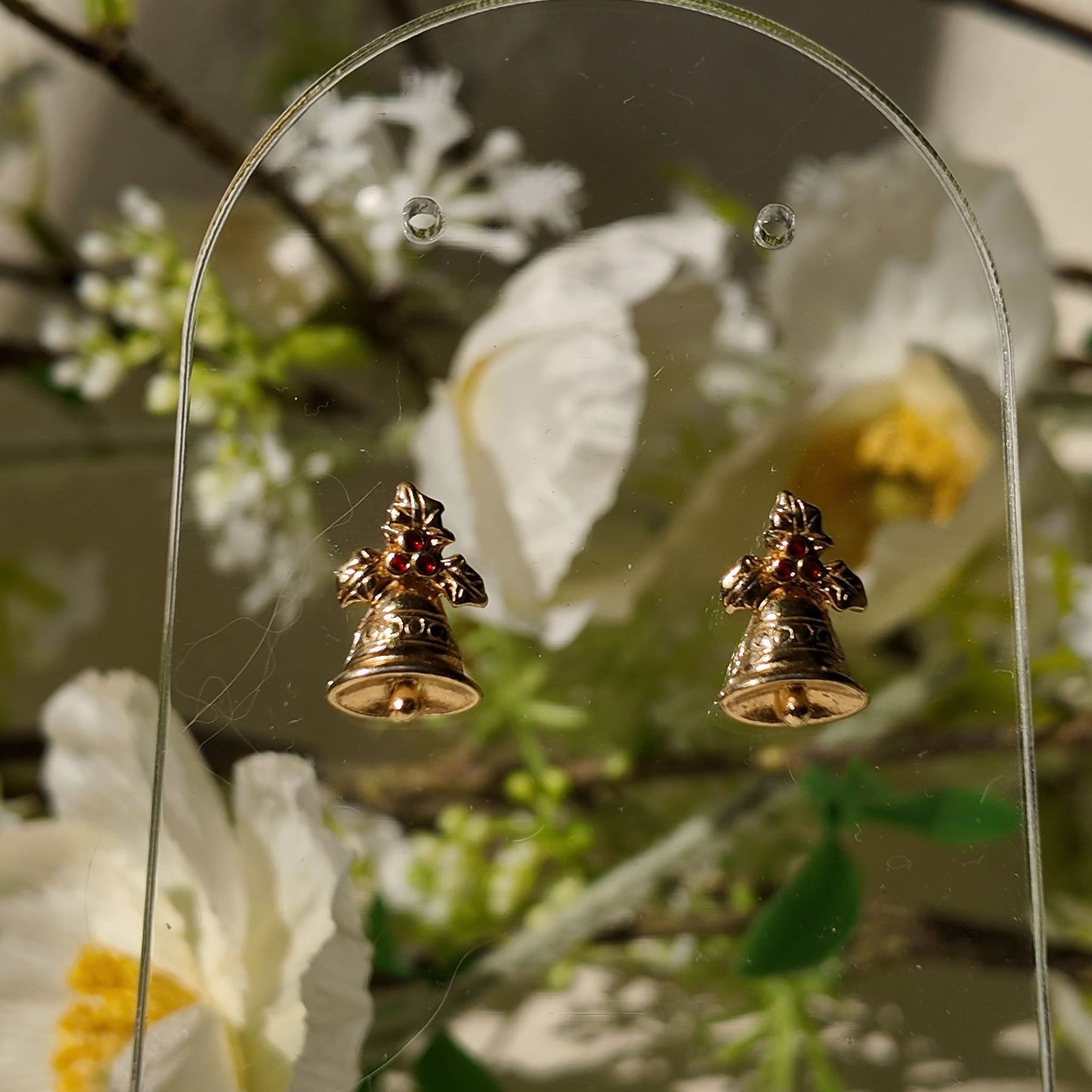 AVON Sleigh Ride Studs