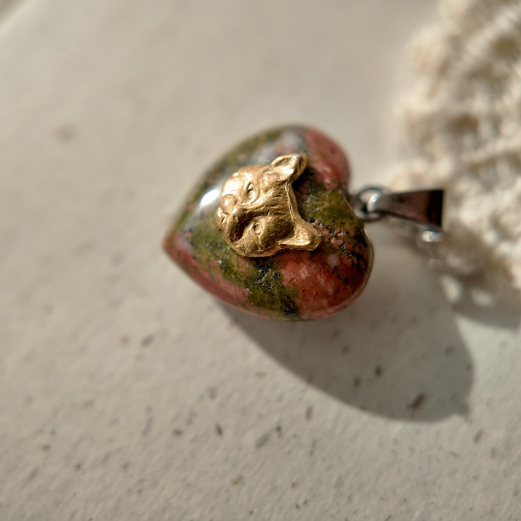 Vintage pendant, American vintage style, 1960s style. American sweetheart pendant.