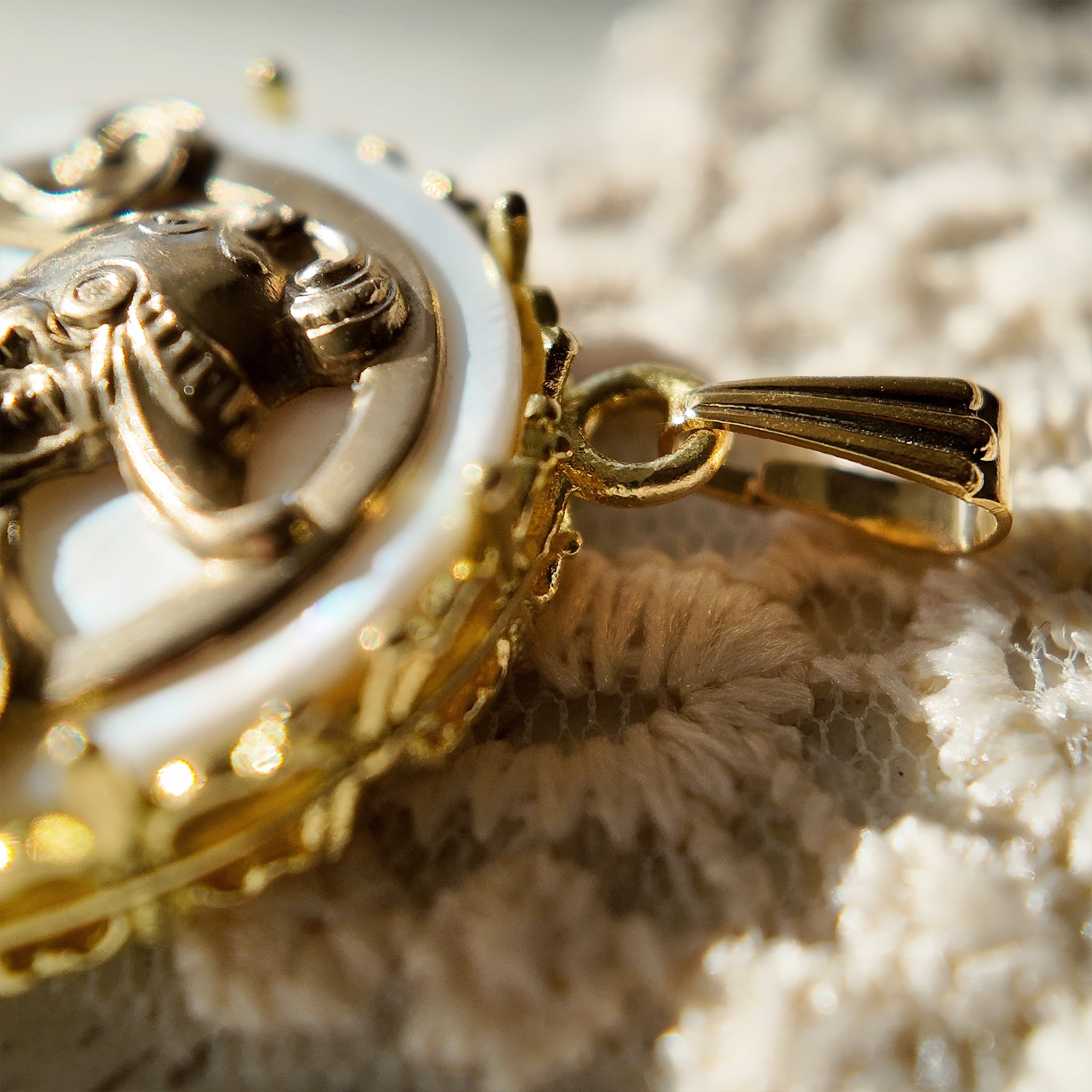 Vintage gold lucky pendant, American vintage, British vintage.