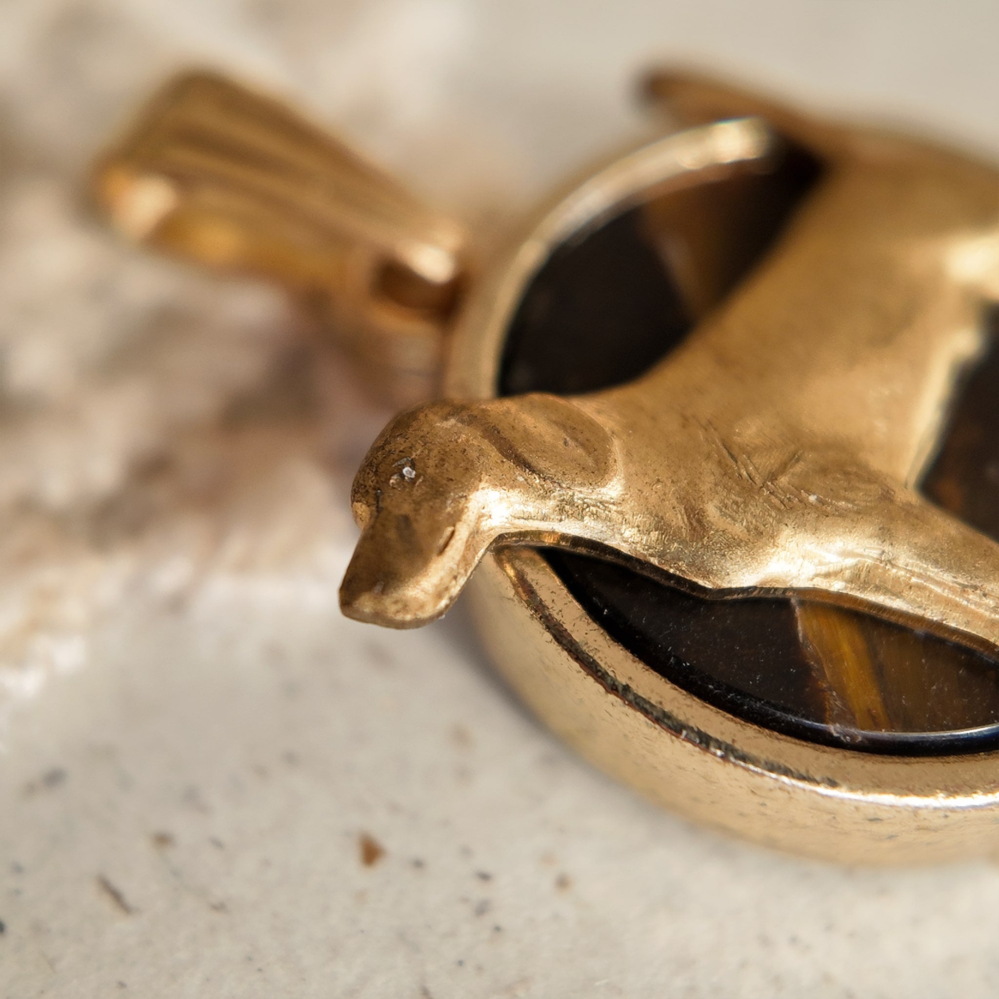 Antique-finished brass dog pendant, a must-have for dog owners and dog lovers. Labrador Retriever jewelry pendant.