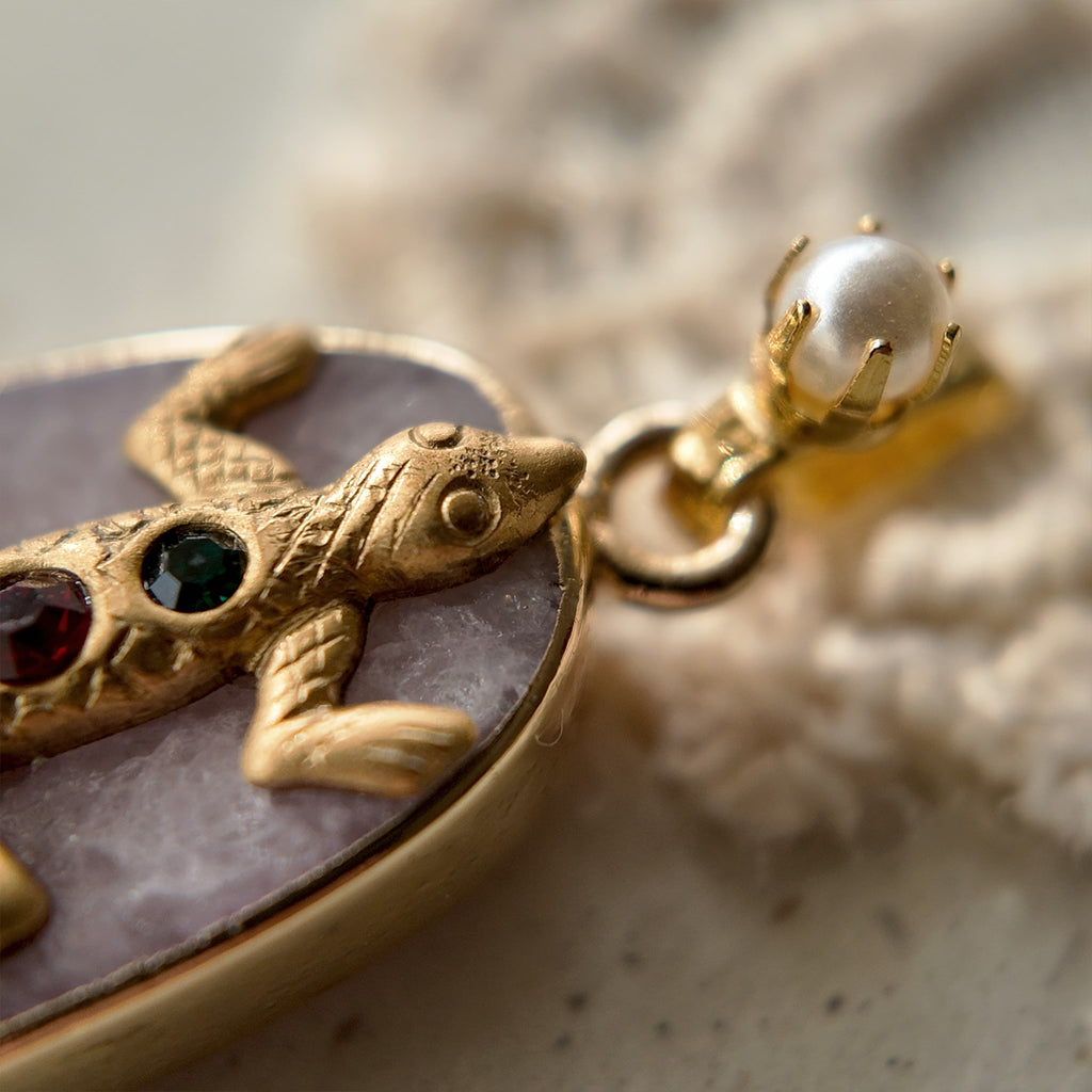 Lizard jewelry, gecko pendant, pearl pendant