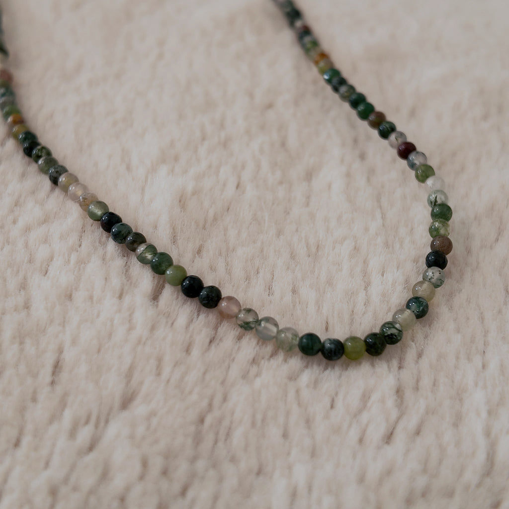 The "Quiet Path" agate choker worn on the neck, showcasing its feather-light feel and its perfect, understated elegance for a Wabi-Sabi or Japandi aesthetic.