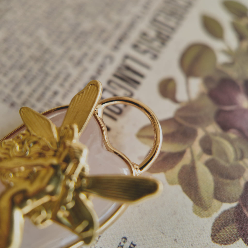 A macro shot detailing the icy, cloud-like appearance of the Natural White Quartz, with its beautiful, natural internal inclusions and mists.